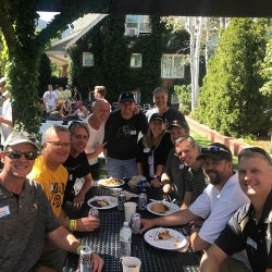 alumni-friends-4